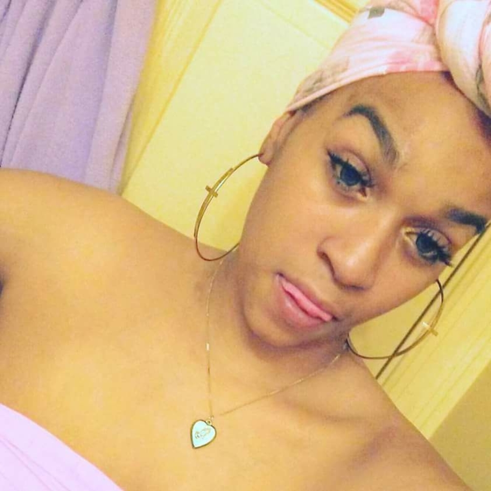 Meet your Posher, Karima